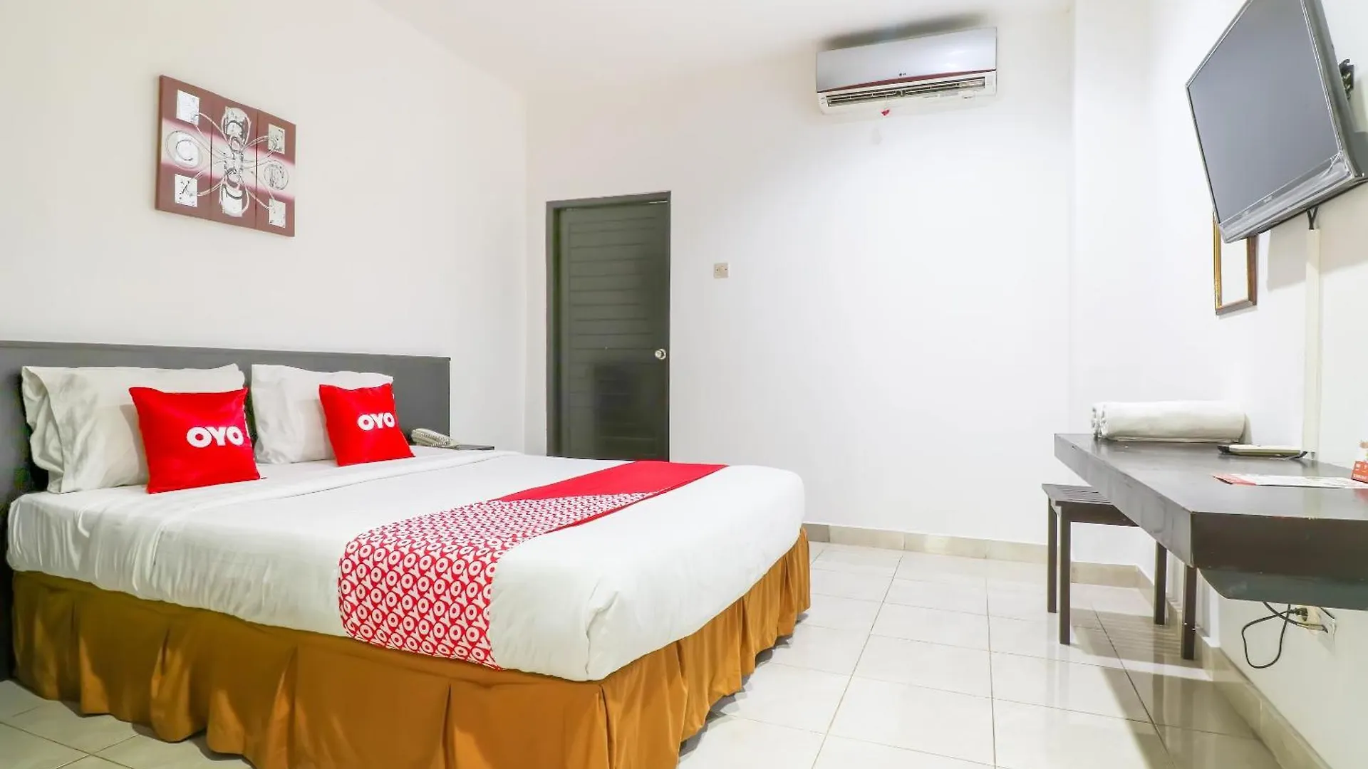 Capital O 1666 Grand Pudjawan Hotel Near Kuta Beach