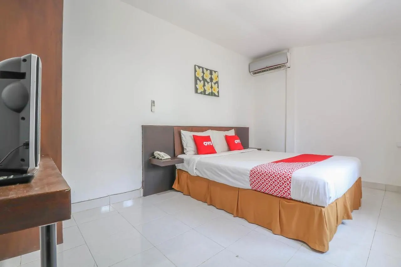 Capital O 1666 Grand Pudjawan Hotel Near Kuta Beach 2*, Kuta (Bali)